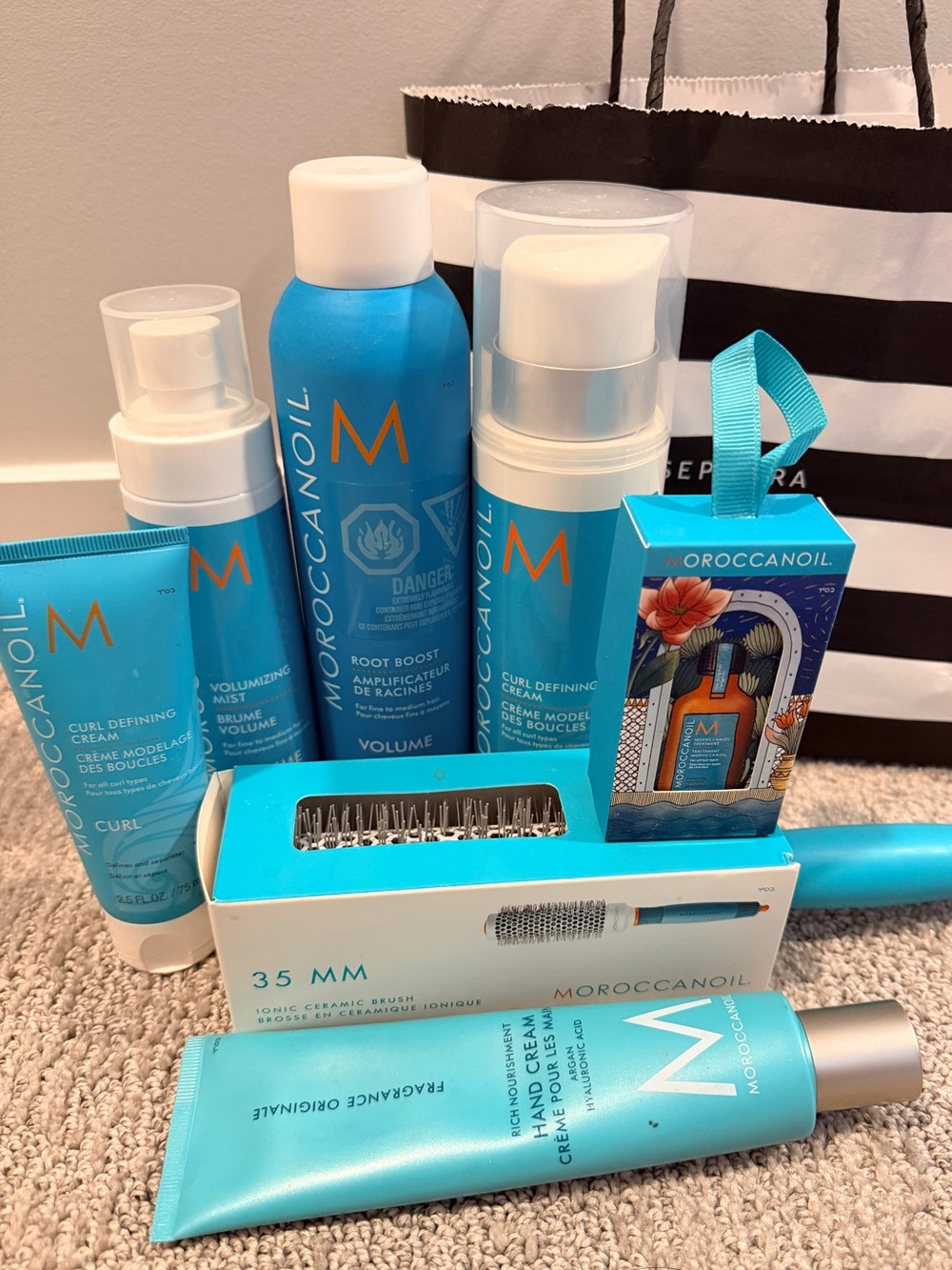 Moroccanoil Teal Curl & Volume Styling Set with Brush multiple products not open